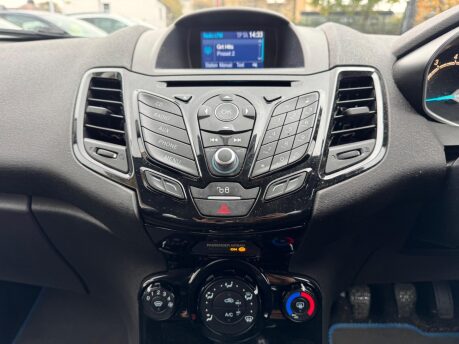 Ford Fiesta ZETEC 9
