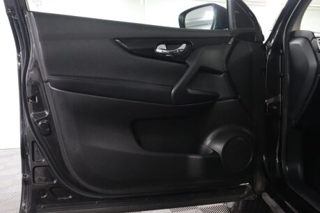 Nissan Qashqai DIG-T N-CONNECTA 44