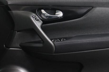 Nissan Qashqai DIG-T N-CONNECTA 36