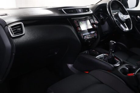 Nissan Qashqai DIG-T N-CONNECTA 34