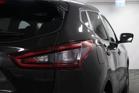 Nissan Qashqai DIG-T N-CONNECTA 23