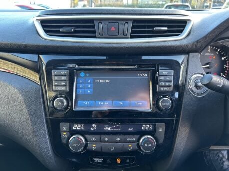 Nissan Qashqai ACENTA PREMIUM DIG-T 11