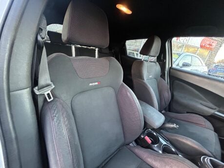 Nissan Juke NISMO RS DIG-T 10