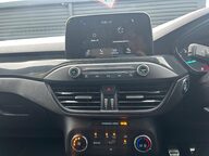 Ford Focus ST-LINE 12