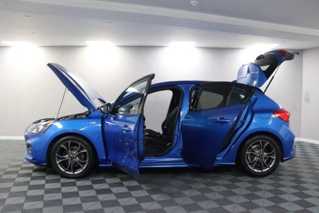 Ford Focus ST-LINE 6