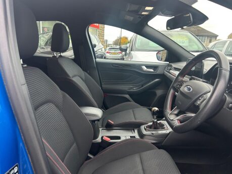 Ford Focus ST-LINE 9