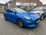 Ford Focus ST-LINE 1
