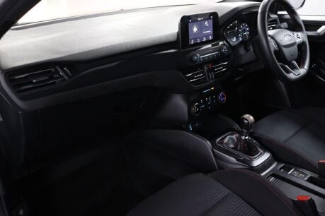 Ford Focus ST-LINE 34