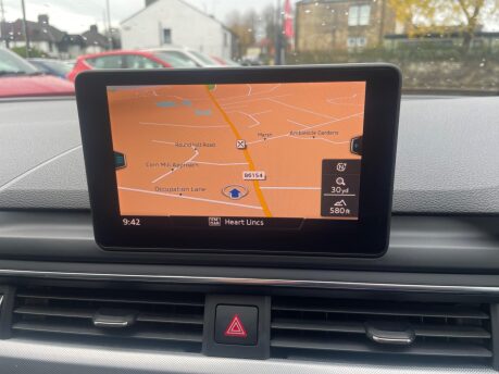 Audi A4 TFSI SPORT 10