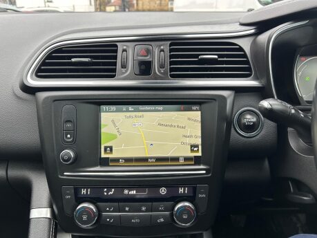 Renault Kadjar SIGNATURE NAV TCE 11