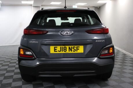 Hyundai KONA SE 8