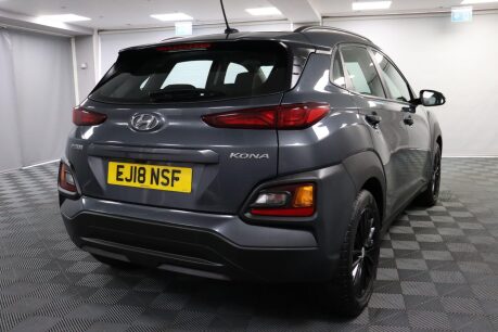 Hyundai KONA SE 11