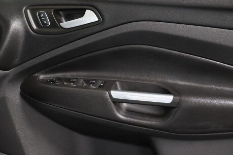 Ford Kuga ST-LINE 36