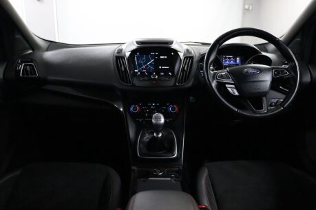 Ford Kuga ST-LINE 41