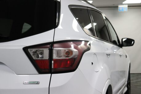 Ford Kuga ST-LINE 23