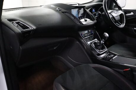 Ford Kuga ST-LINE 34