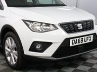 SEAT Arona TSI SE TECHNOLOGY 26