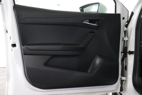 SEAT Arona TSI SE TECHNOLOGY 44