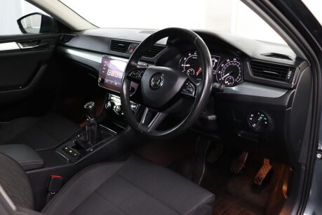 Skoda Superb SE TSI 5