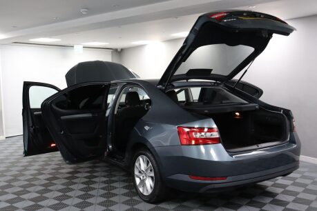 Skoda Superb SE TSI 21