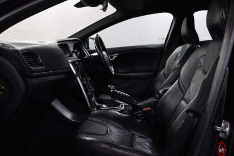 Volvo V40 T2 R-DESIGN 40