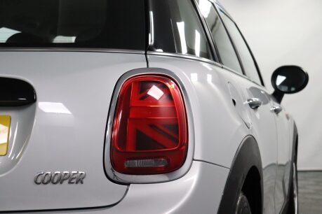 Mini Hatch COOPER CLASSIC 23