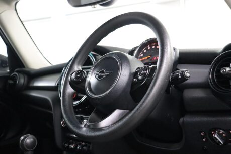 Mini Hatch COOPER CLASSIC 12