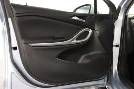 Vauxhall Astra SRI NAV 42