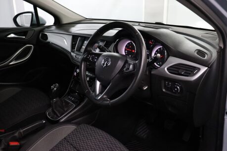 Vauxhall Astra SRI NAV 5