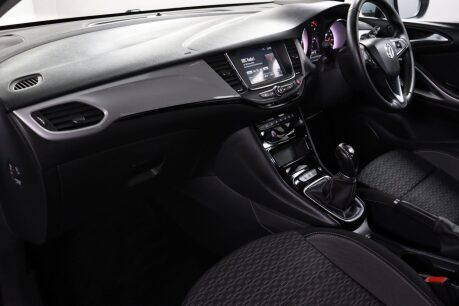 Vauxhall Astra SRI NAV 34