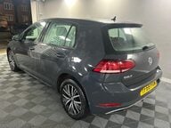 Volkswagen Golf SE NAVIGATION TDI 6