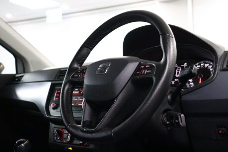 SEAT Arona TSI SE 12