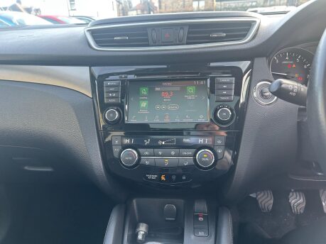 Nissan Qashqai DIG-T TEKNA 9