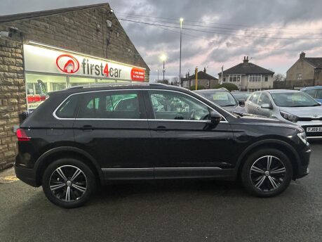 Volkswagen Tiguan SE NAV TSI 4MOTION DSG 8