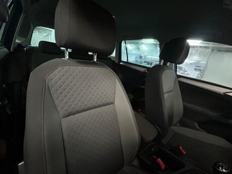Volkswagen Tiguan SE NAV TDI BMT 4MOTION 8