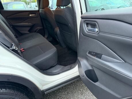 Nissan Qashqai DIG-T ACENTA PREMIUM MHEV 19