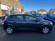 Dacia Sandero ESSENTIAL SCE 8