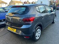 Dacia Sandero ESSENTIAL SCE 9