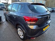 Dacia Sandero ESSENTIAL SCE 6