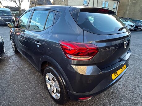 Dacia Sandero ESSENTIAL SCE 6