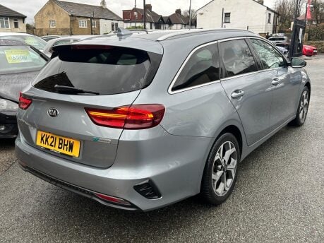 Kia Ceed CRDI 3 ISG MHEV 9