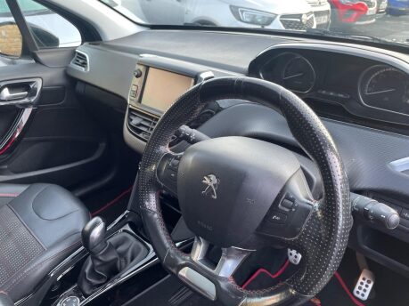 Peugeot 2008 BLUE HDI GT LINE 11