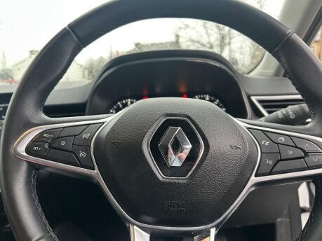 Renault Clio ICONIC EDITION TCE 9