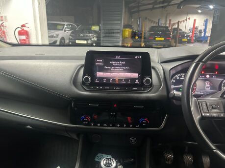 Nissan Qashqai DIG-T ACENTA PREMIUM MHEV 8