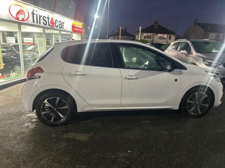 Peugeot 208 S/S TECH EDITION 7