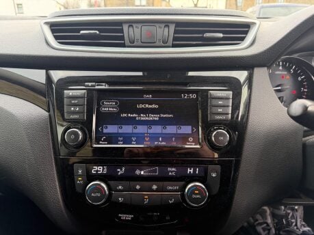 Nissan Qashqai DIG-T ACENTA PREMIUM 11