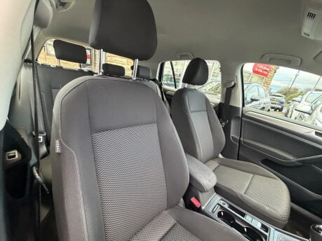 Volkswagen Golf S TDI 8