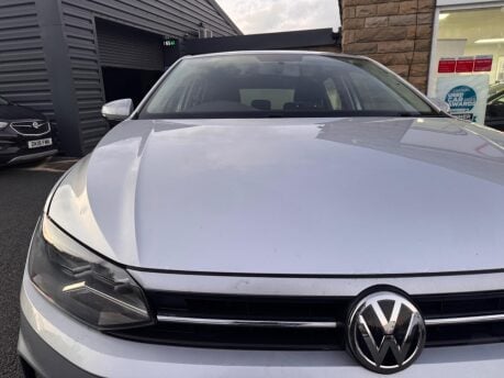 Volkswagen Polo SE TSI 7