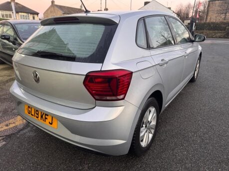 Volkswagen Polo SE TSI 9