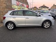 Volkswagen Polo SE TSI 8